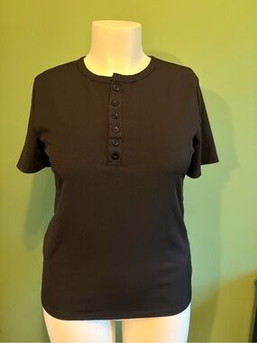 ❤️ 2 for $10 ❤️ Classic Black Short-Sleeve Henley Top